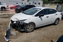 نيسان فيرسا